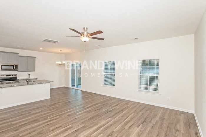 309 Redmoss Dr - Photo 4 of 40