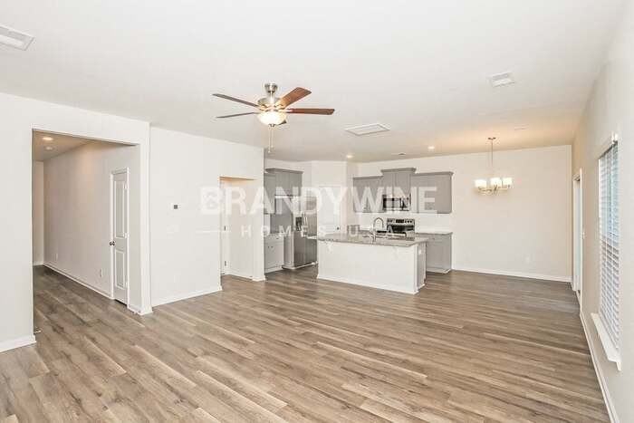 309 Redmoss Dr - Photo 6 of 40