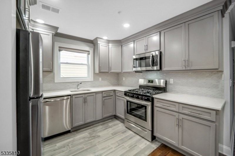 146 N 15th St #2 - Photo 2 of 23