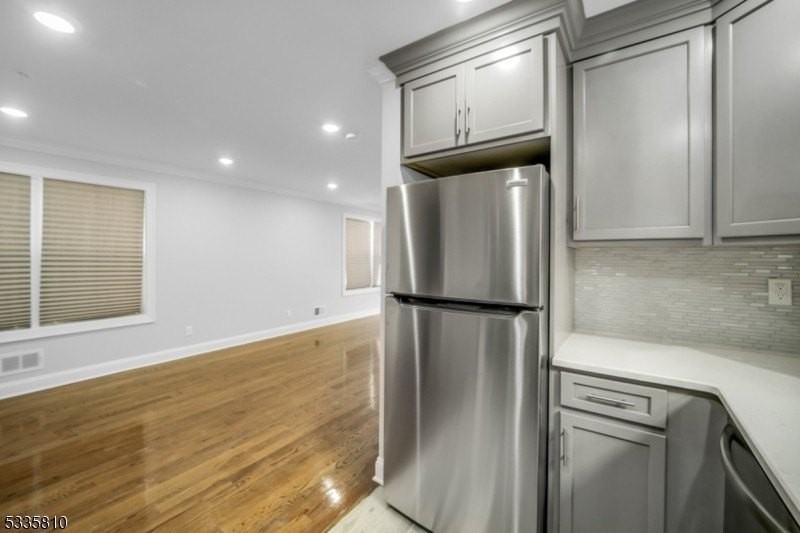 146 N 15th St #2 - Photo 6 of 23