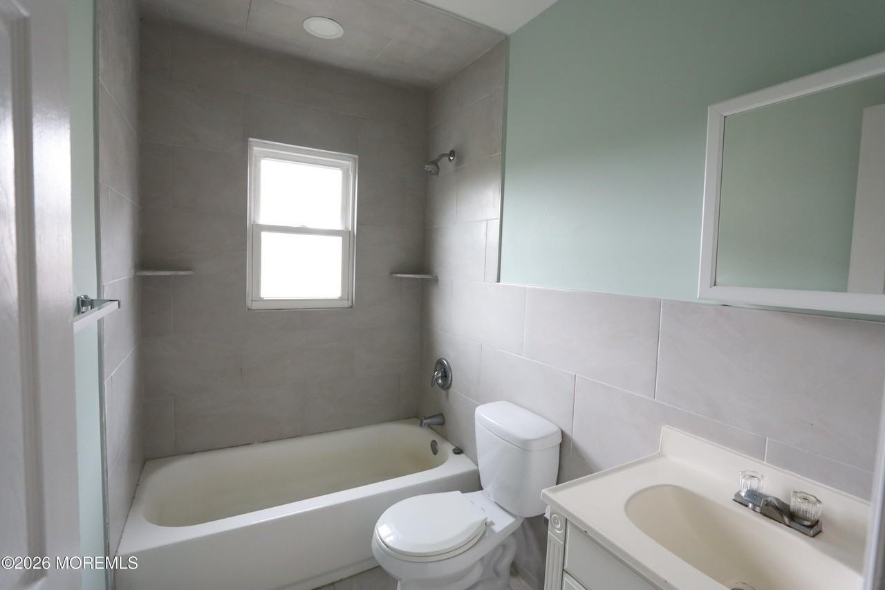 110 Union Ave Unit D #D - Photo 4 of 5