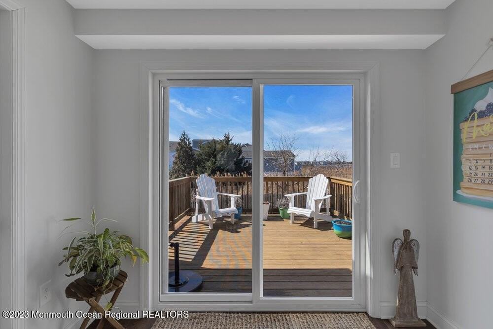 34 Riverdale Ave - Photo 7 of 38