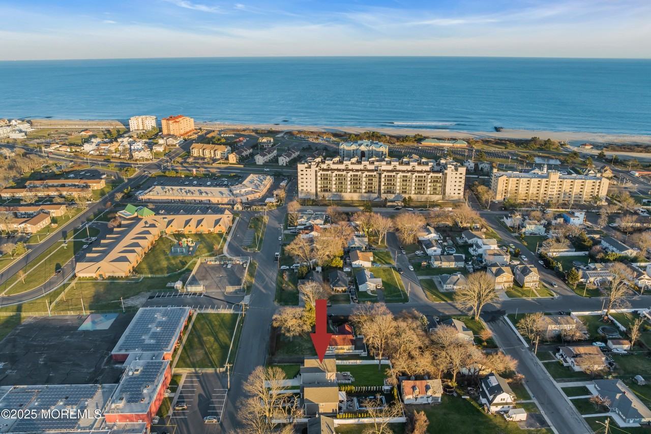 132 Chelton Ave - Photo 3 of 32