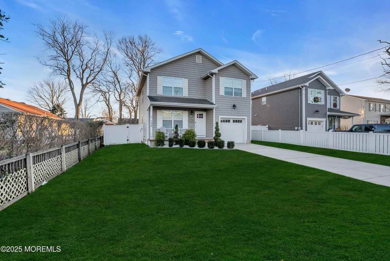 132 Chelton Ave - Photo 4 of 32