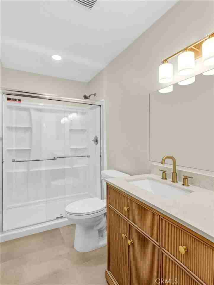 73 S Michigan Ave - Photo 2 of 17