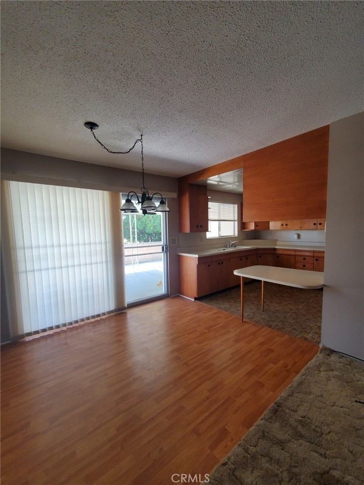 1261 W Mayberry Ave - Photo 2 of 4