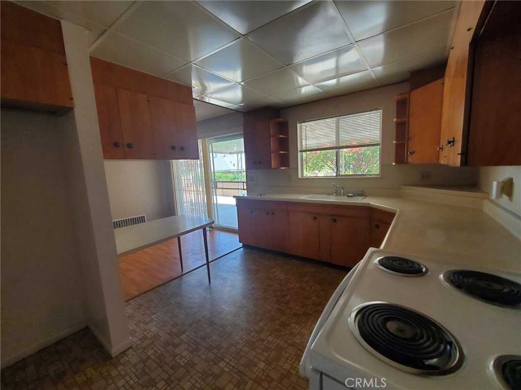 1261 W Mayberry Ave - Photo 4 of 4