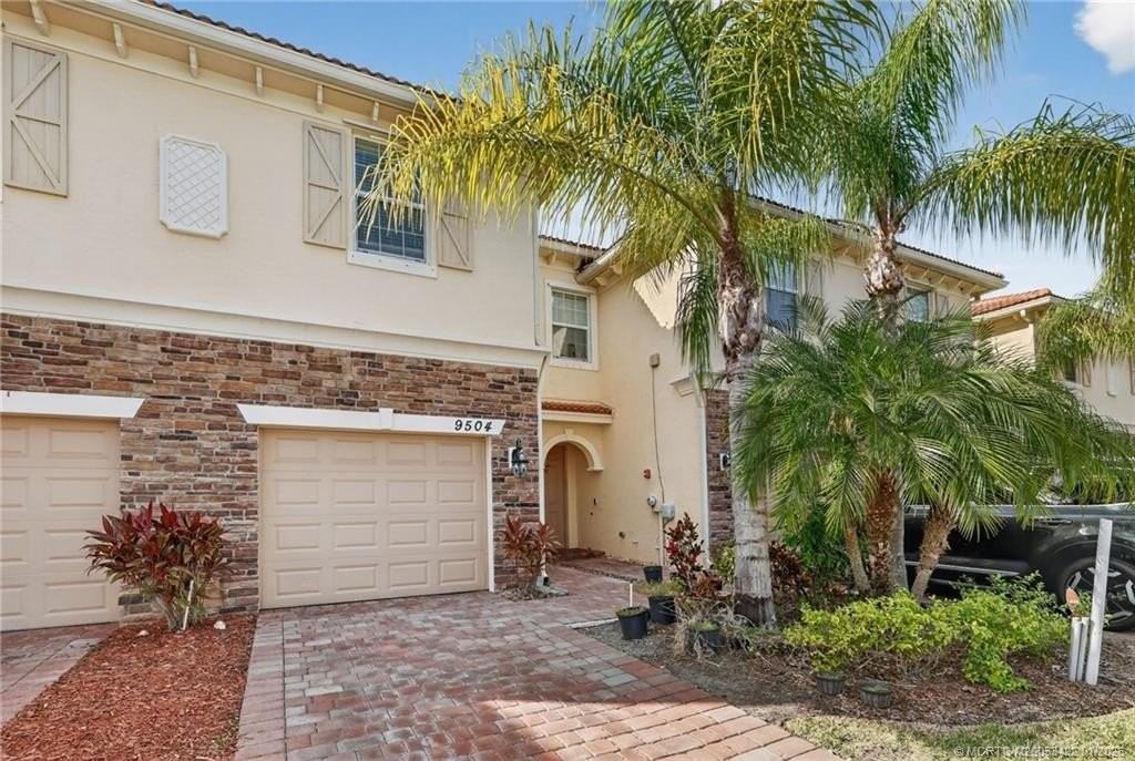 9504 Sw Otter Ln - Photo 2 of 40