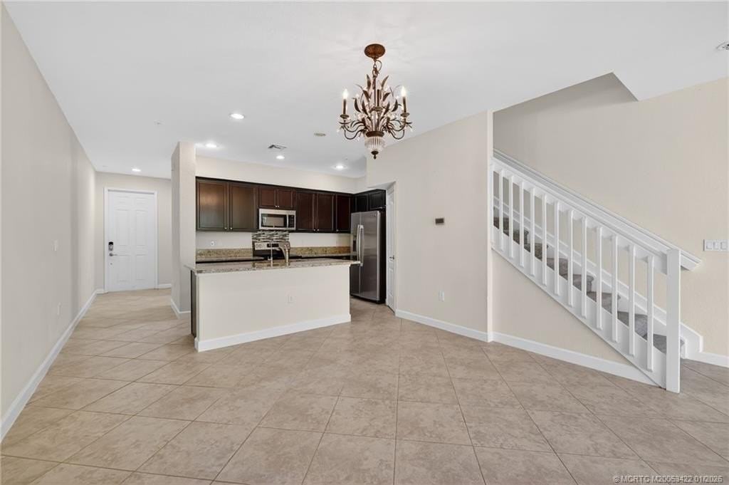 9504 Sw Otter Ln - Photo 6 of 40