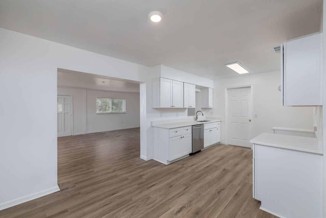 206 N 37th St - Photo 5 of 38