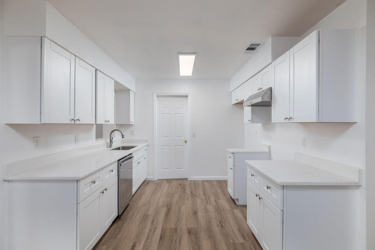 206 N 37th St - Photo 6 of 38