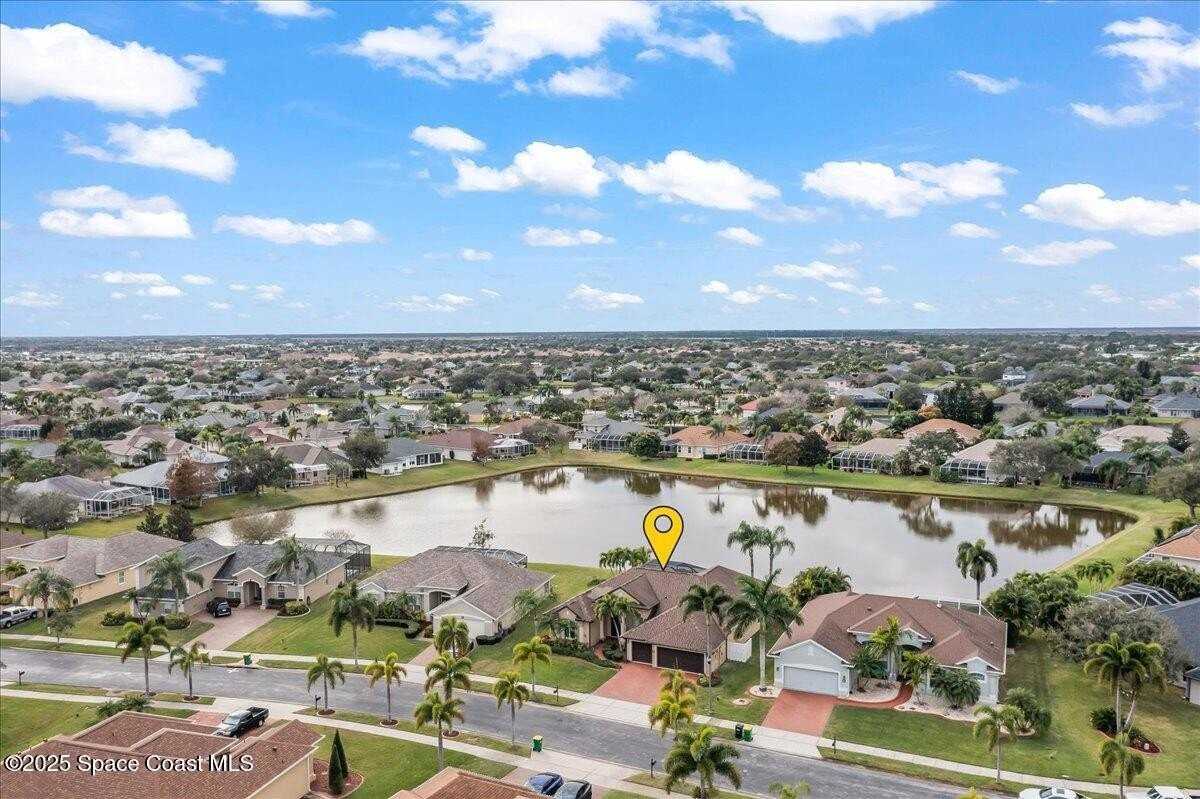 4581 Chardonnay Dr - Photo 4 of 50