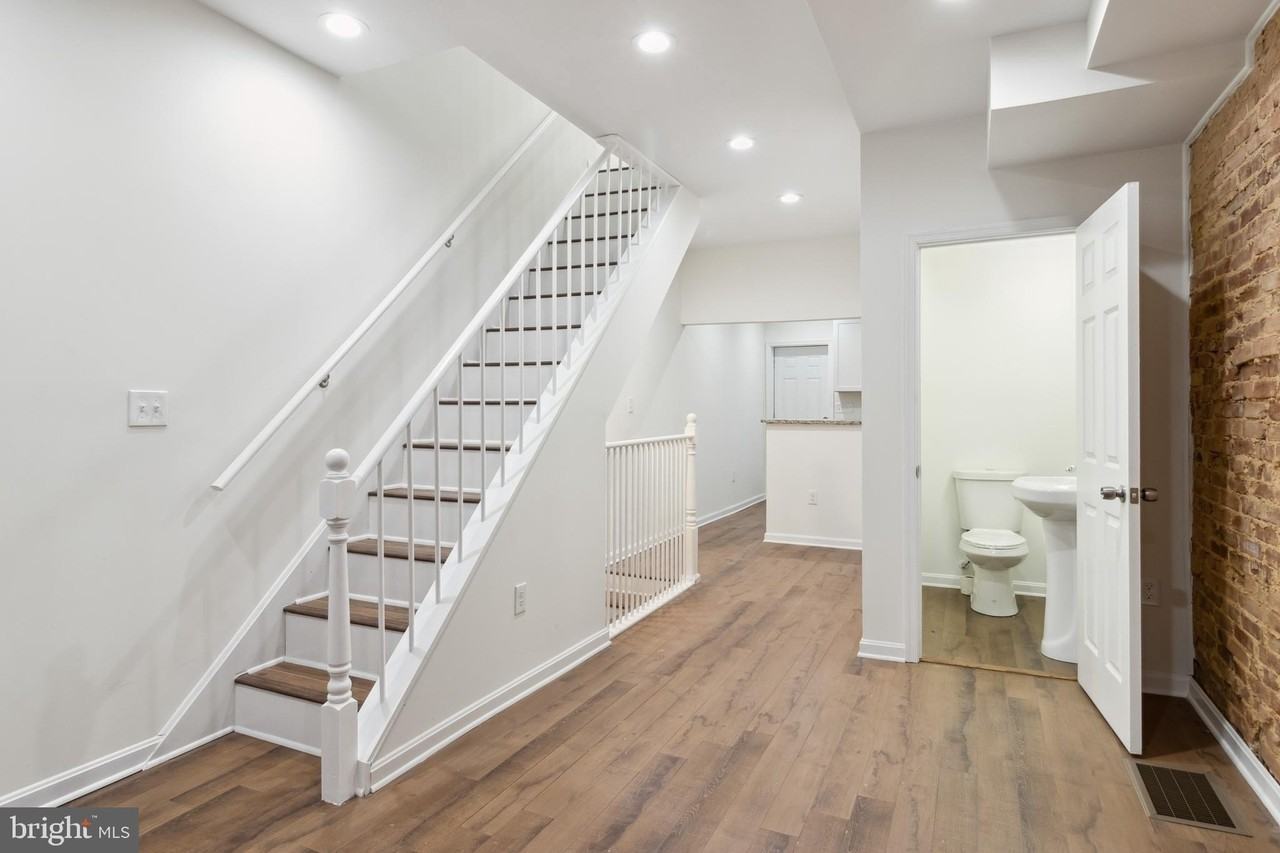 912 N Milton Ave - Photo 7 of 41