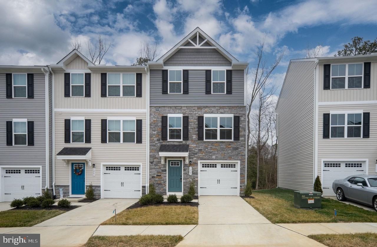 7263 Congressional Cir - Photo 5 of 47