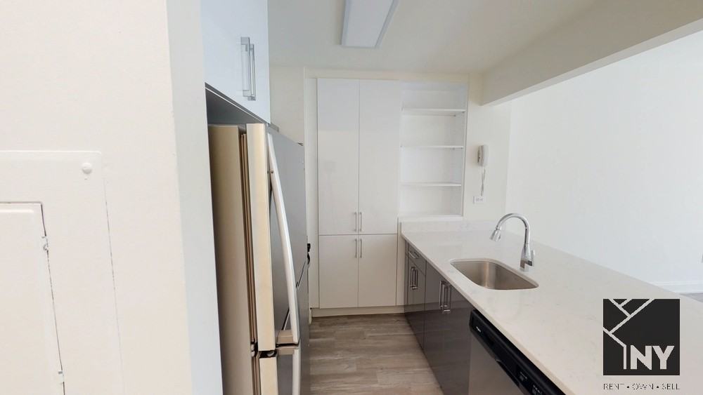 Hanover Sq #14M - Photo 2 of 10