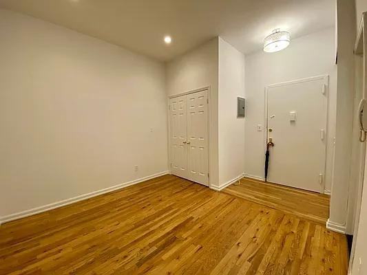 Maiden Ln #7B - Photo 4 of 9