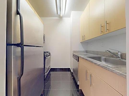 Washington St #14B - Photo 2 of 12