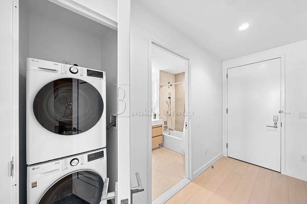 1 West St #1745 - Photo 2 of 6