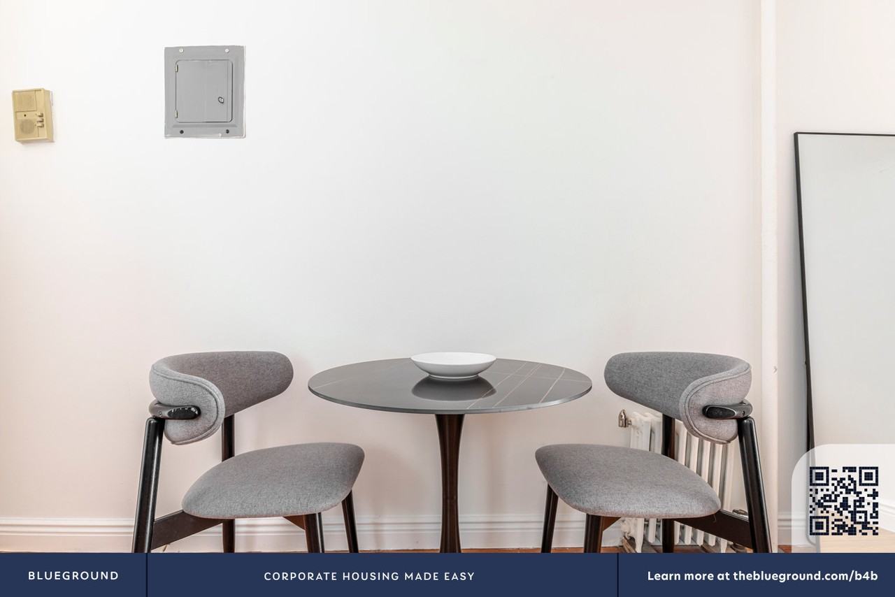 363 W 17th St #2017 - Photo 6 of 18