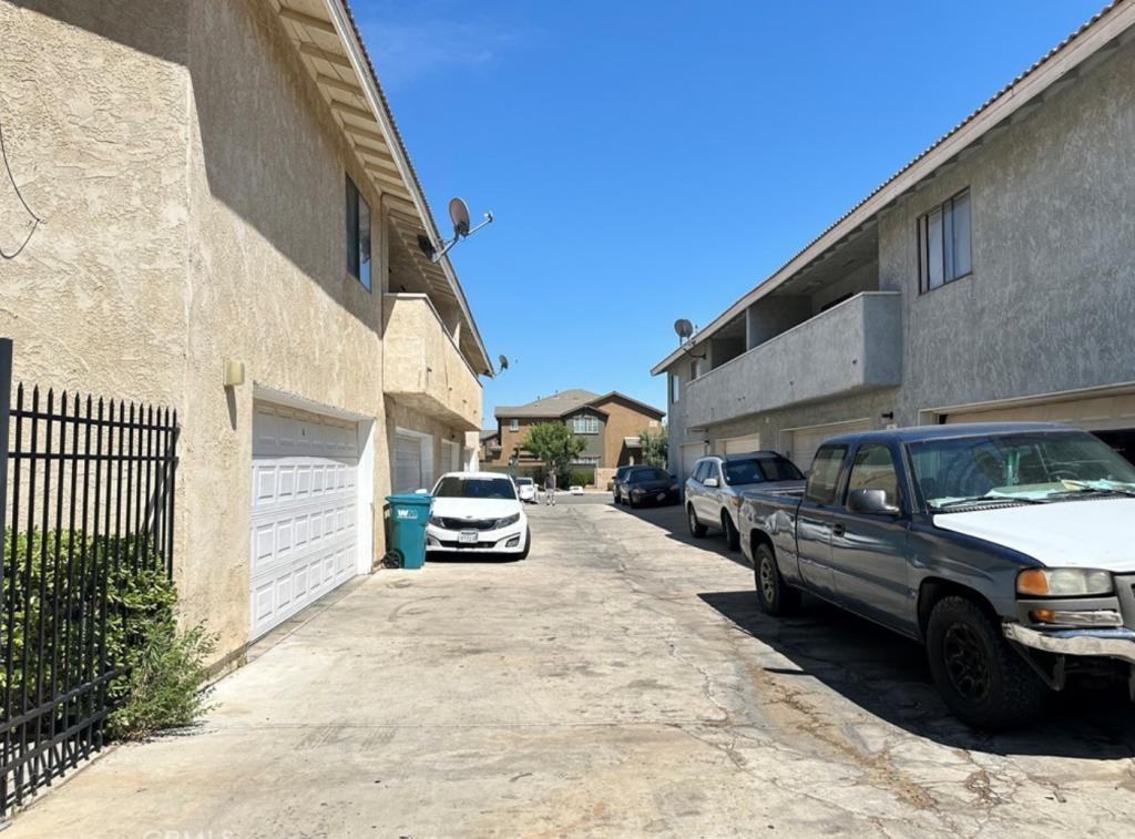 43731 8th St E - Photo 7 of 10