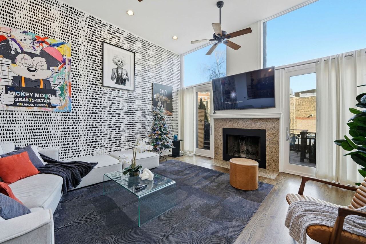 657 N Carpenter St #1381285P - Photo 2 of 50