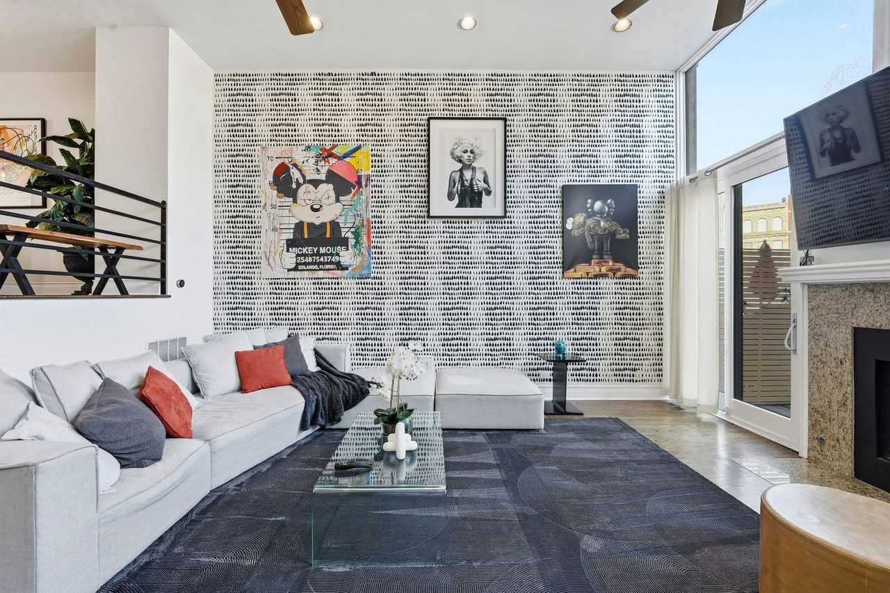 657 N Carpenter St #1381285P - Photo 3 of 50