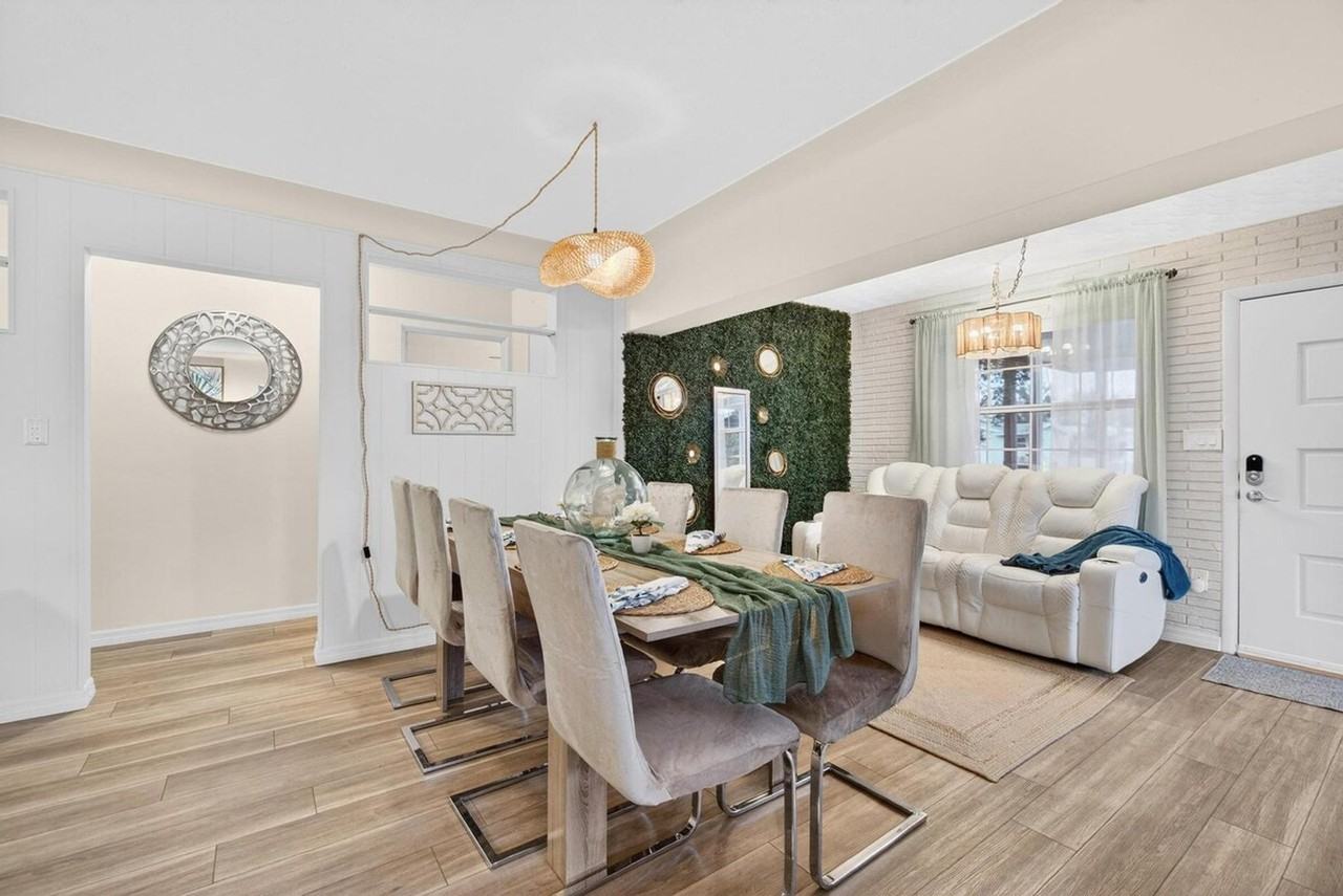 10546 53rd Ave N #1381347P - Photo 6 of 35