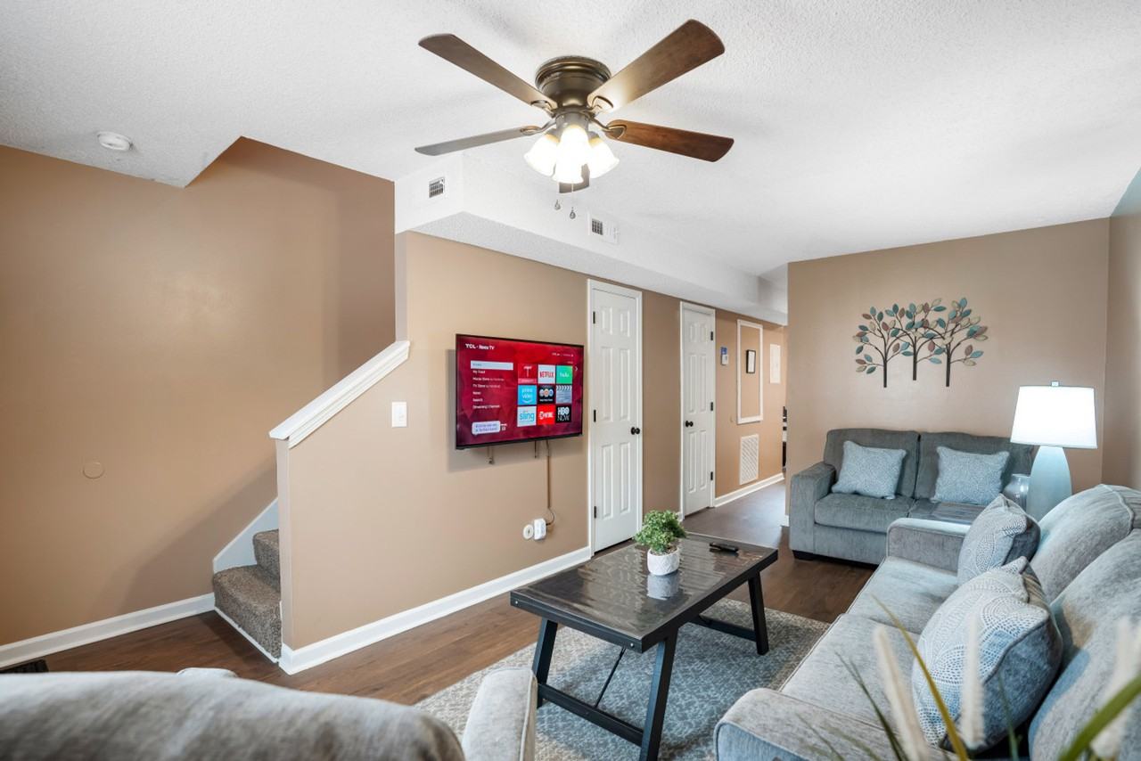 284 Raleigh Dr #1381302P - Photo 4 of 32