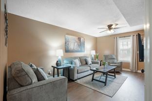 284 Raleigh Dr - Photo 1 of 1