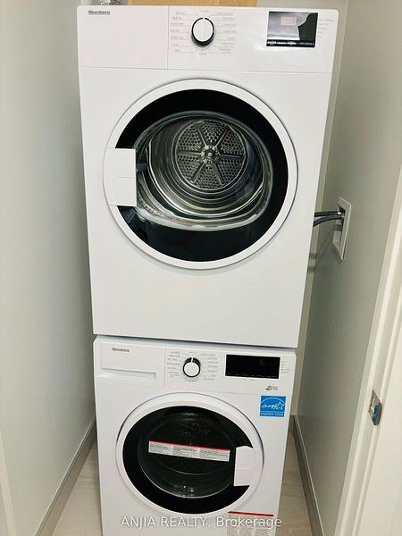 801 The Queensway #607 - Photo 7 of 7