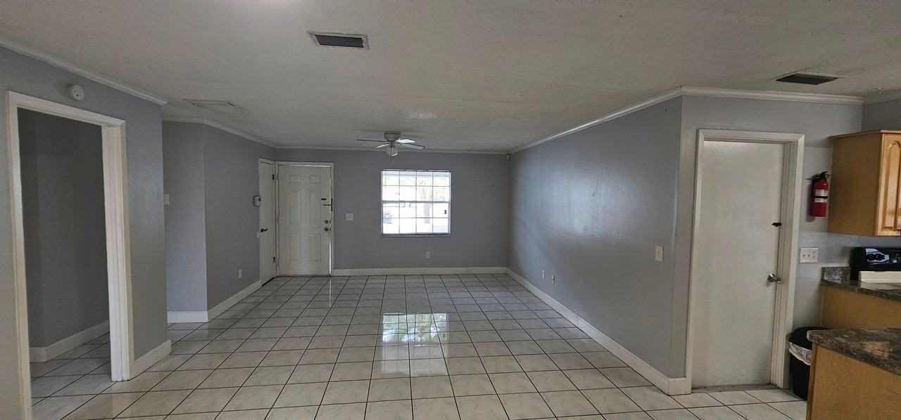 2104 N Seminole St - Photo 3 of 14