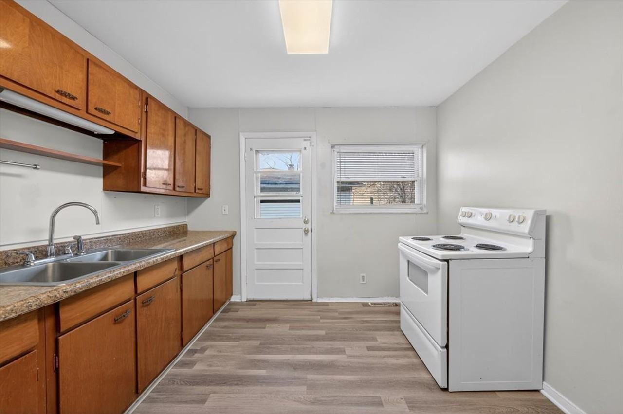 2301 2301 Perkins Ave -  3101 Wade S - 2301 Perkins Ave - Photo 5 of 12