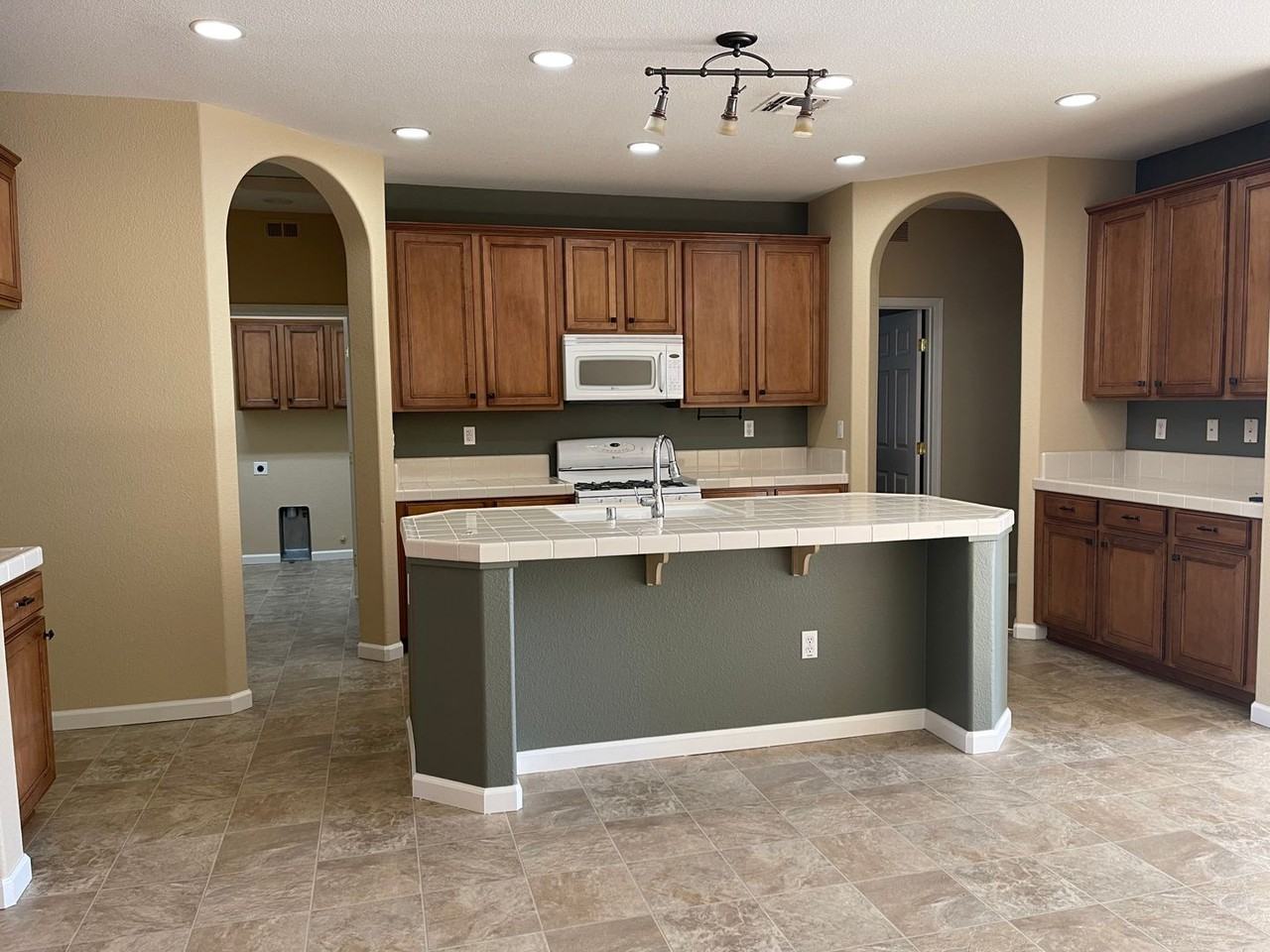 4430 Niobe Cir - Photo 6 of 15