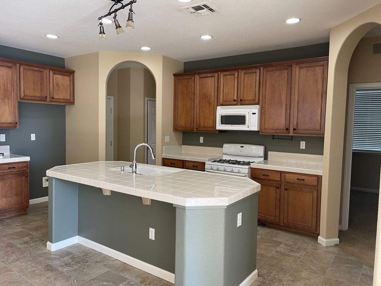 4430 Niobe Cir - Photo 7 of 15