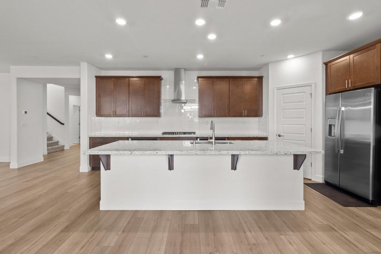 6089 Waddington Way - Photo 3 of 35