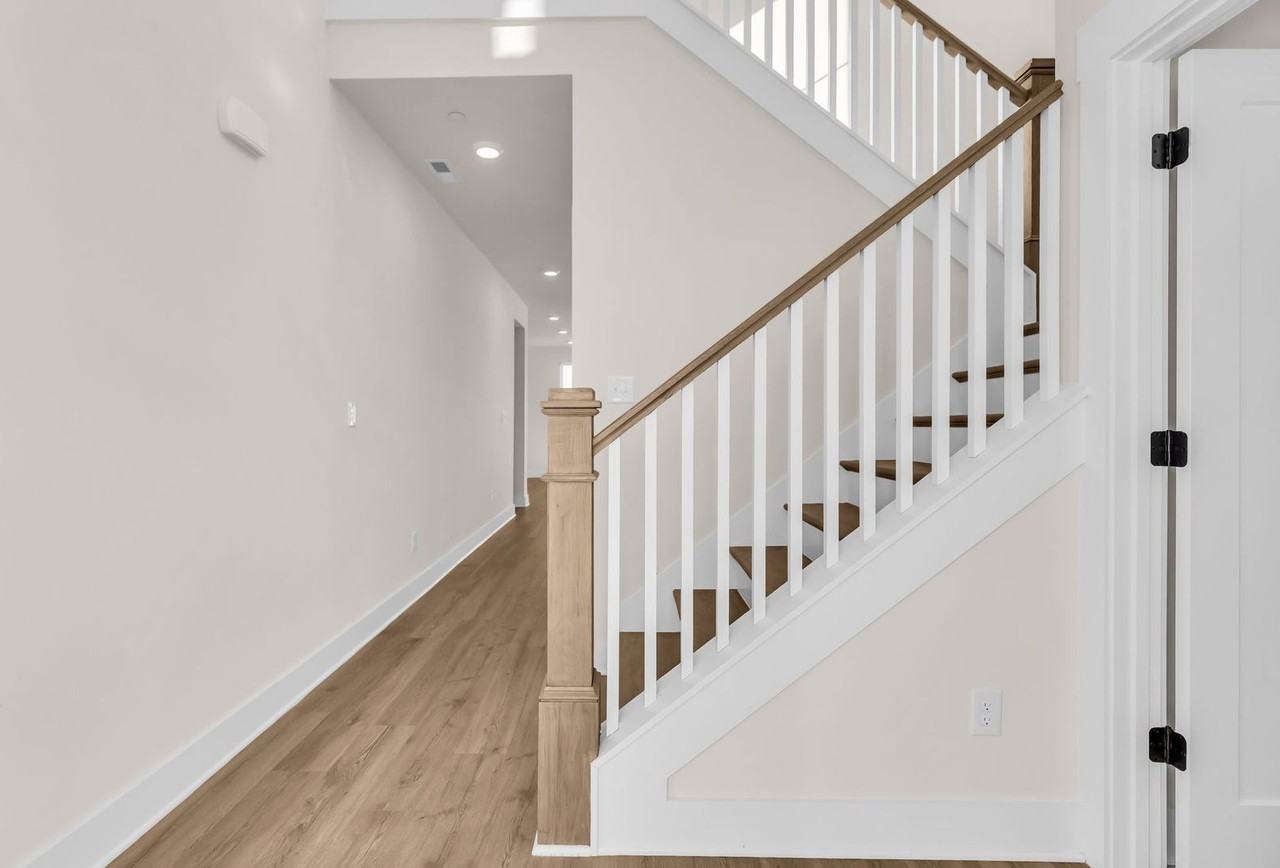 10103 Bighorn Ln - Photo 4 of 35