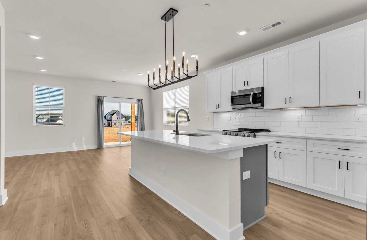 10103 Bighorn Ln - Photo 7 of 35