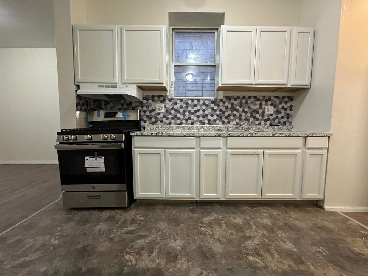 293 Saratoga Avenue #1 - Photo 2 of 9