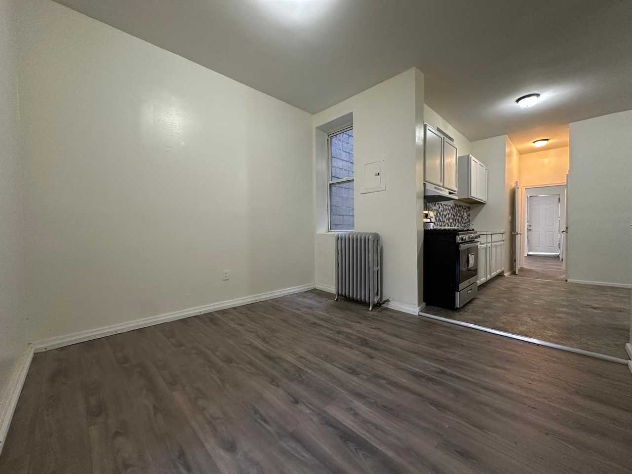 293 Saratoga Avenue #1 - Photo 3 of 9