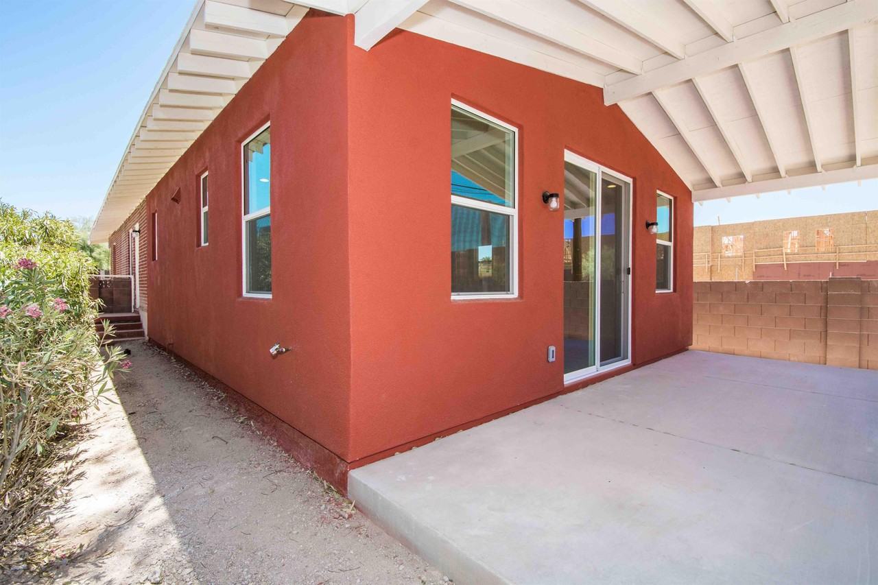 1203 E Mabel St - Photo 4 of 9