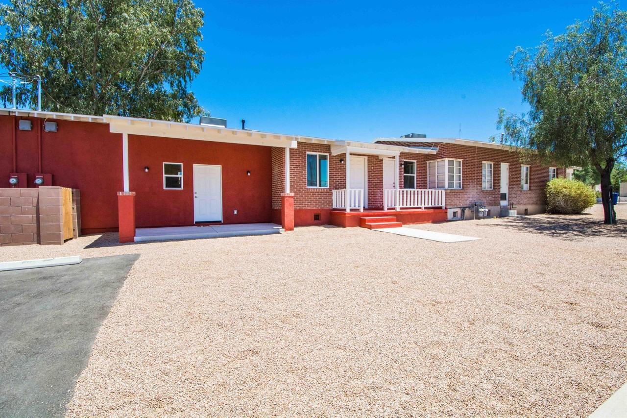 1203 E Mabel St - Photo 3 of 9