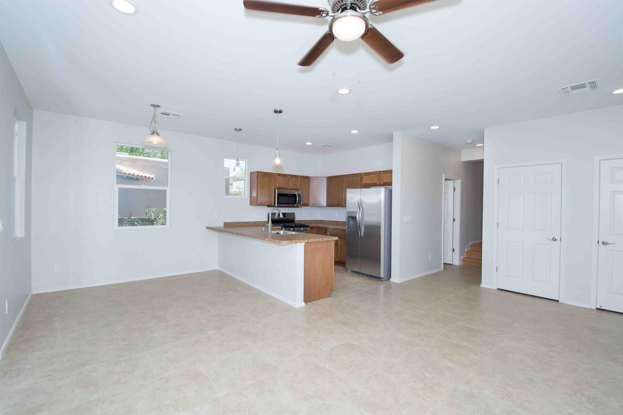 1203 E Mabel St - Photo 5 of 9