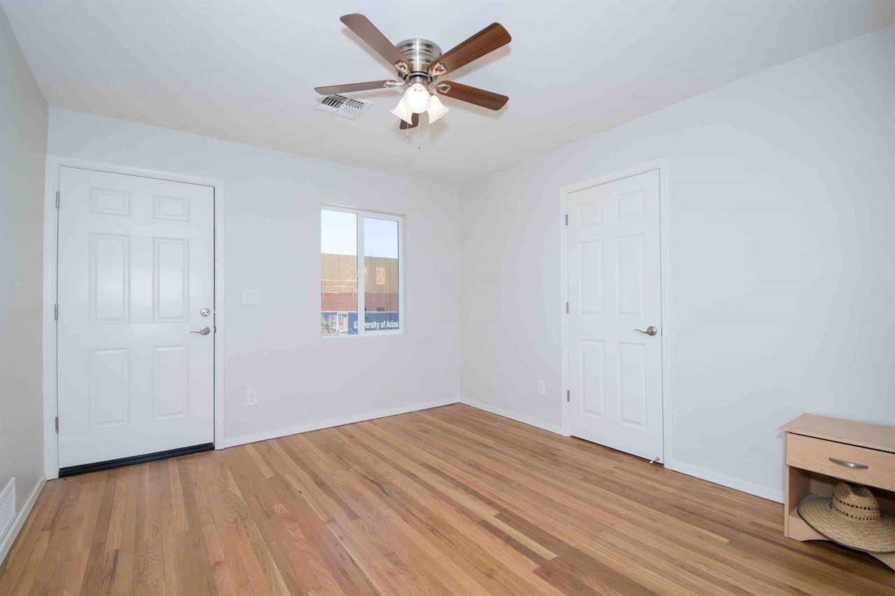 1203 E Mabel St - Photo 7 of 9