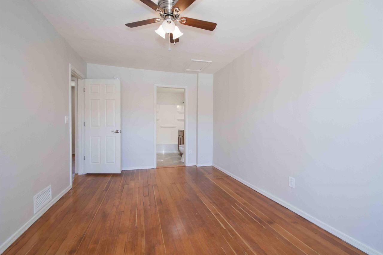 1203 E Mabel St - Photo 2 of 9