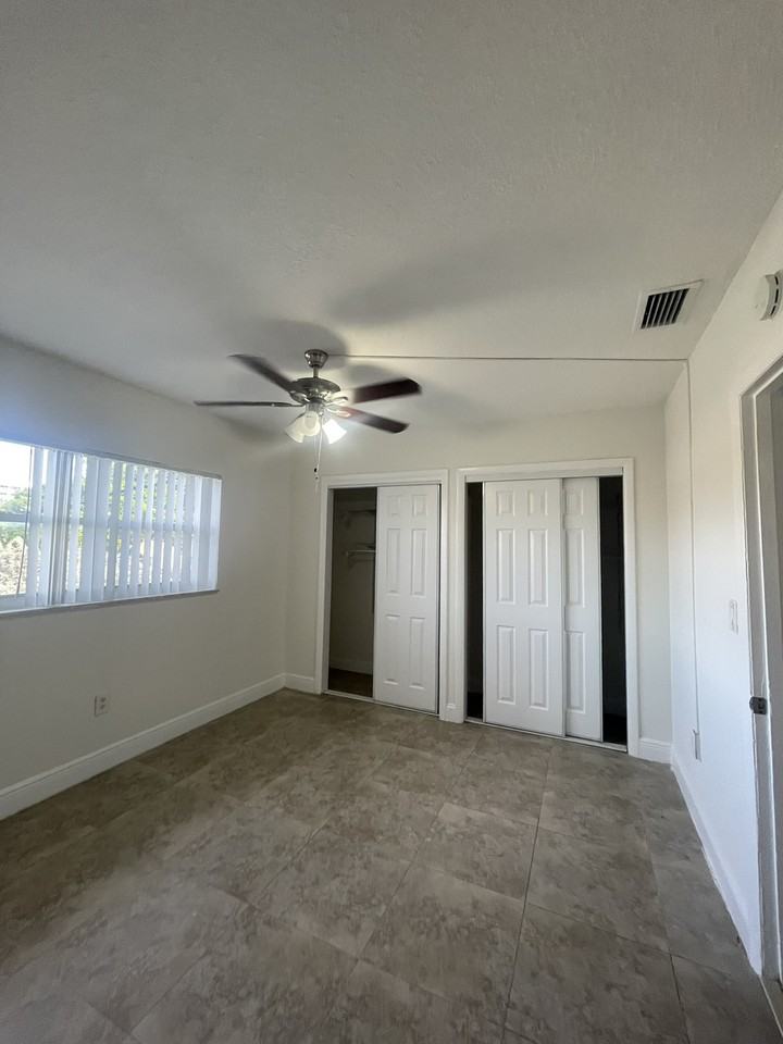 201 Southwest 7th Street #9 - Photo 7 of 12