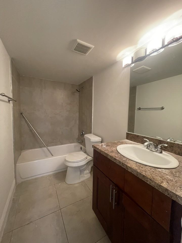 201 Southwest 7th Street #9 - Photo 2 of 12