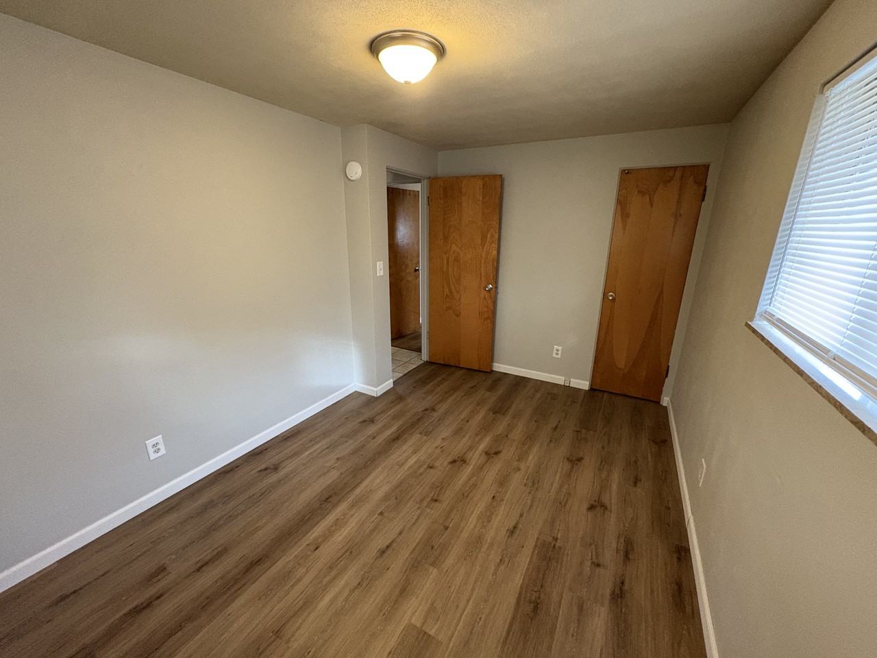 2613 West Wardcliffe Drive #B - Photo 4 of 10