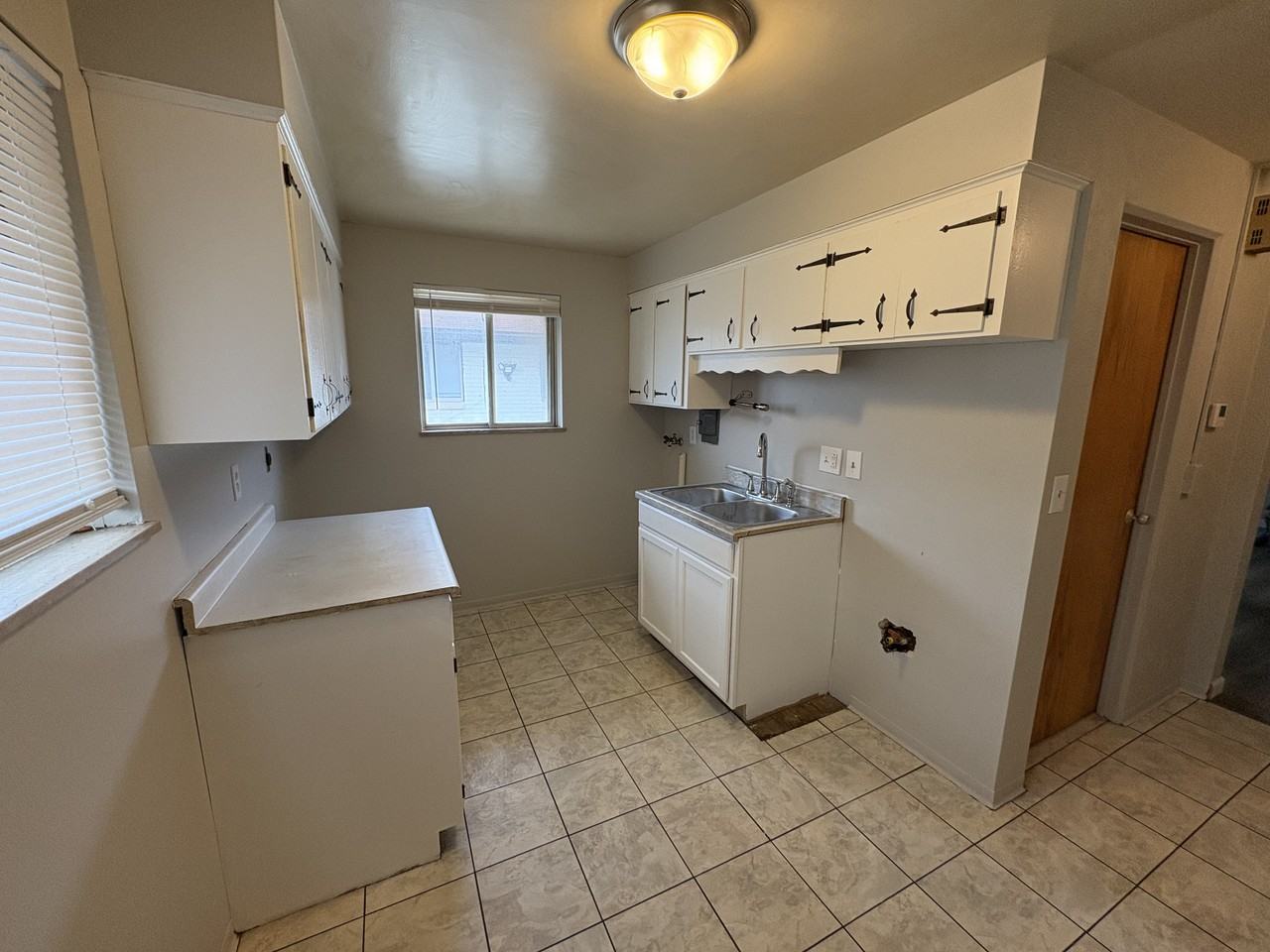 2613 West Wardcliffe Drive #B - Photo 7 of 10