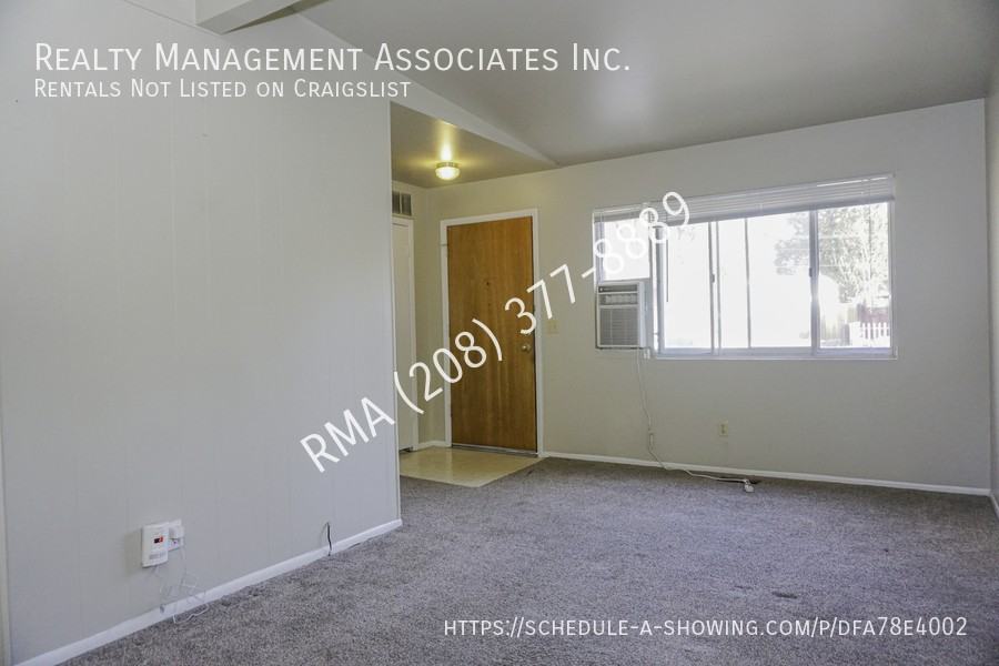 1903 N 32nd St - Photo 4 of 8