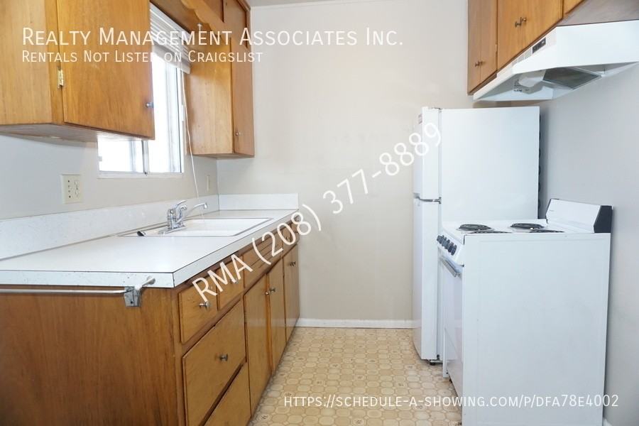 1903 N 32nd St - Photo 6 of 8